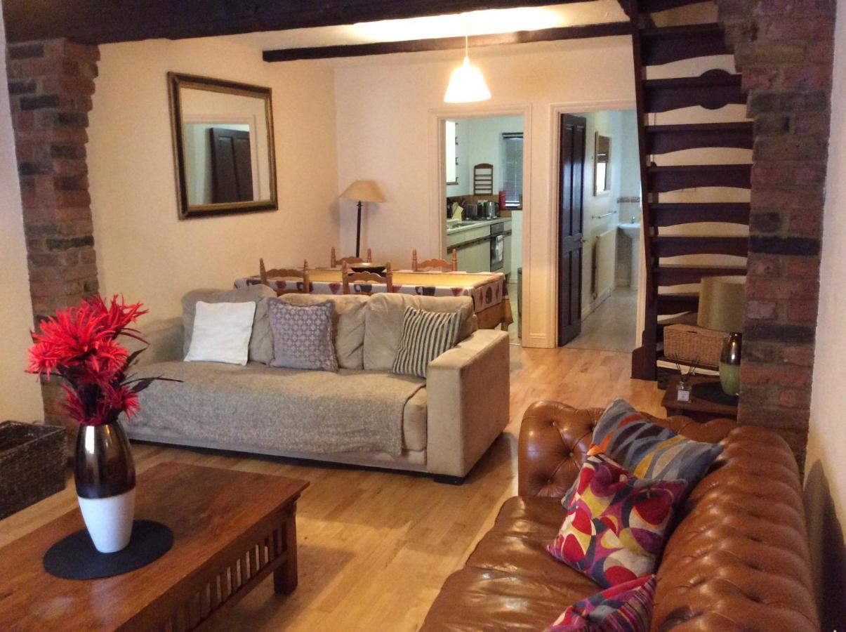 Cosy Central Windsor House Sleeps 4 מראה חיצוני תמונה